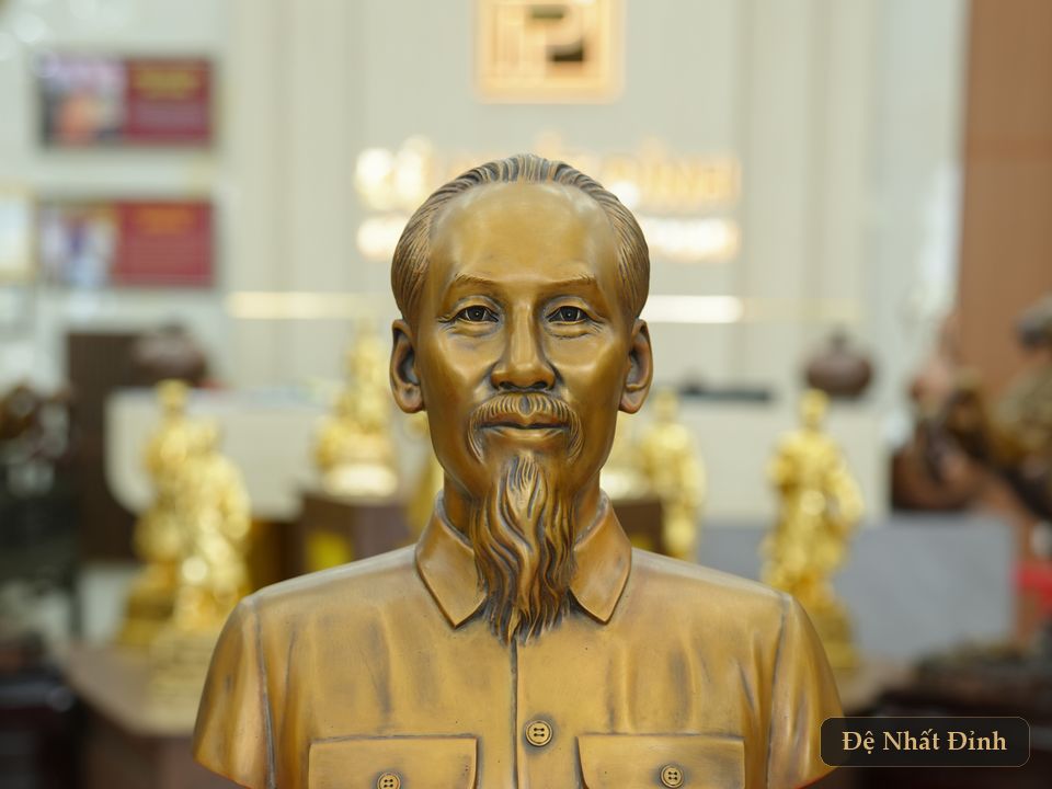 Đỉnh đồng và đồ thờ Đệ Nhất Đỉnh