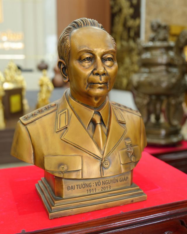 Tượng đồng do xưởng đúc