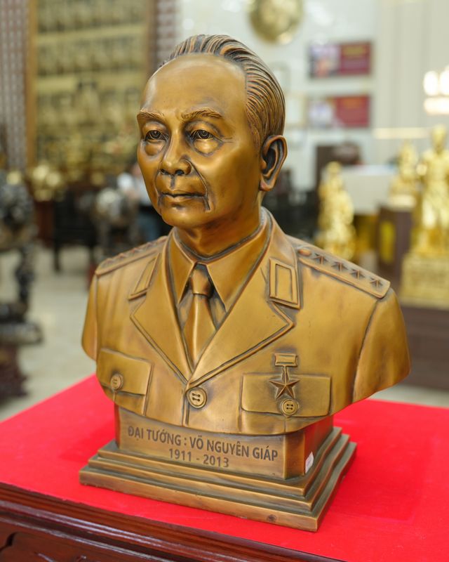 Tượng đồng do xưởng đúc