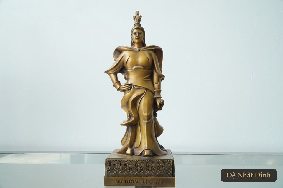 Tượng Lê Chân bằng đồng, chi tiết
